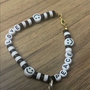 Black & White 'LOVE PEACE' Beaded Bracelet